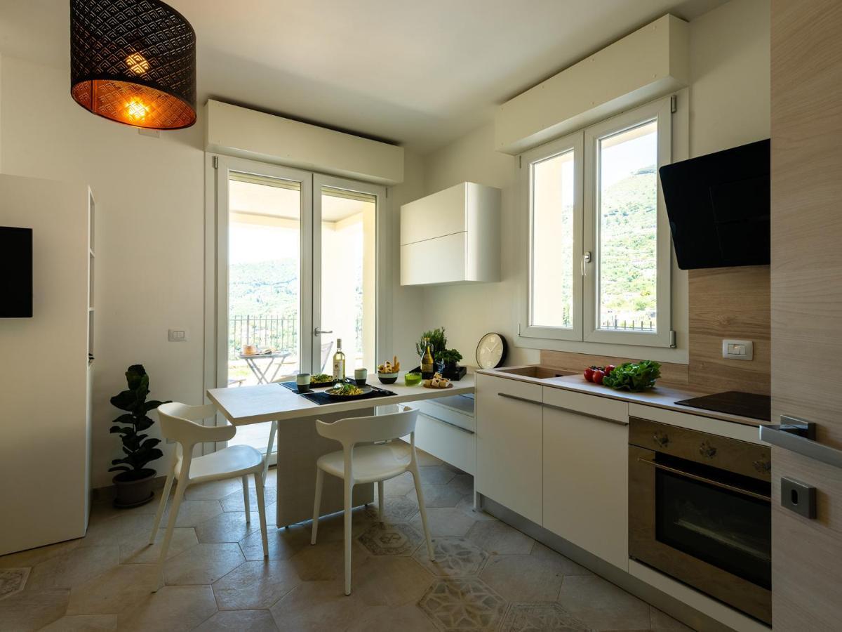 Villa Hanbury With Swimming Pool And Parking In Alassio Exterior foto